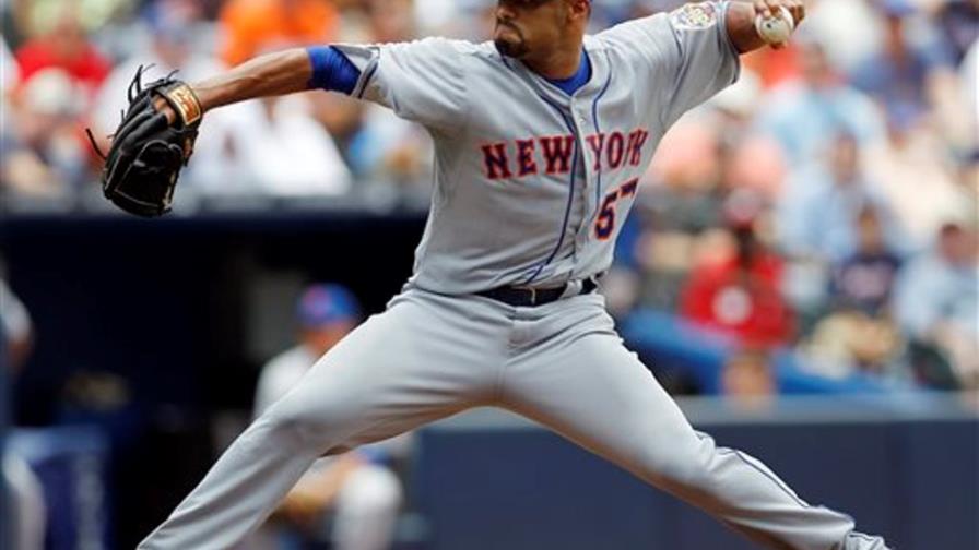 El venezolano Johan Santana busca otro regreso, ahora con Azulejos