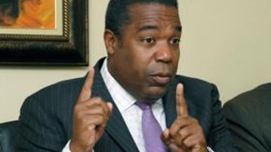 Peña Guaba dice Hipólito busca votos fuera PRM para enfrentar Luis Abinader Peña Guaba dice Hipólito busca votos fuera PRM para enfrentar Luis Abinader