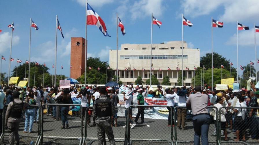 Sindicalistas piden la reelección de Danilo Medina