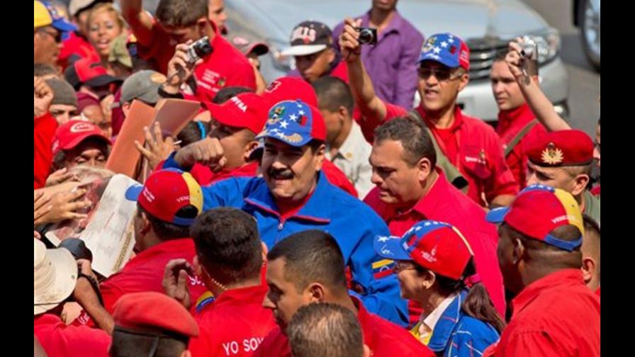 Maduro incrementa en 30% salario mínimo; analistas y oposicion lo critican Maduro incrementa en 30% salario mínimo; analistas y oposicion lo critican