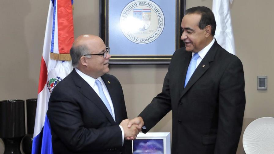 Entidades aportan en área educativa