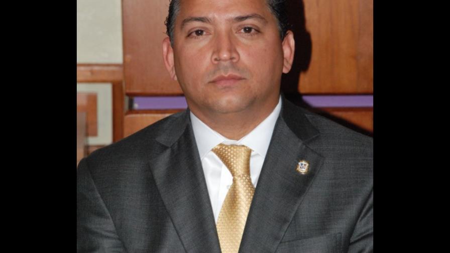 Diputado Víctor Sánchez renuncia del PLD para no votar a favor de la reelección