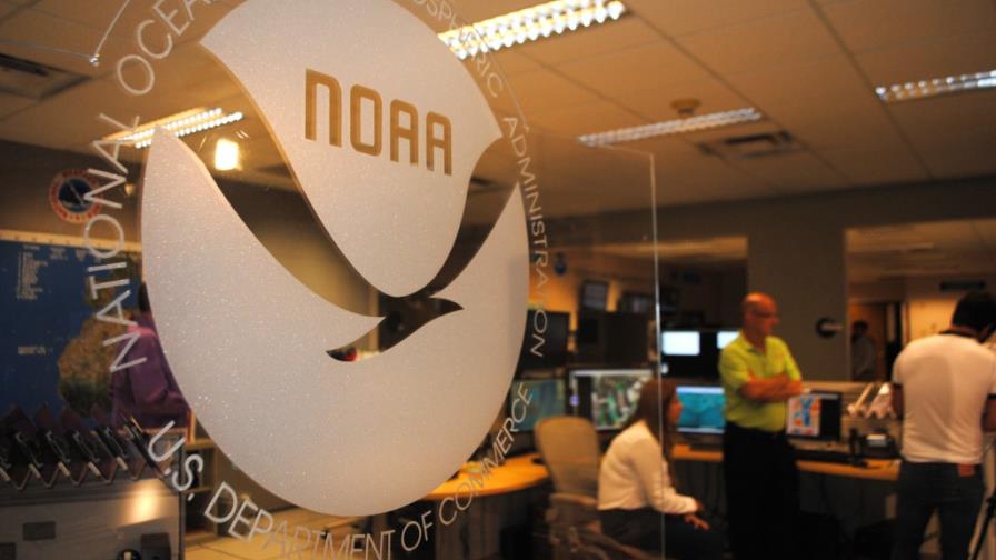 Tormenta Blanca gana fuerza y se aleja de costa occidental mexicana