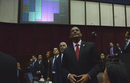 Diputados convierten en ley proyecto que busca reformar la Constitución