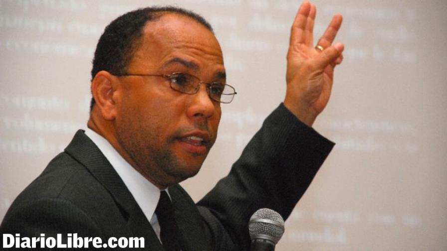 Arrestan mujer acusada de estafar a Educación con RD$47 millones