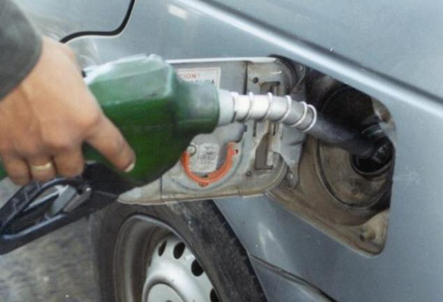 Bajan los precios de la gasolina y el gasoil