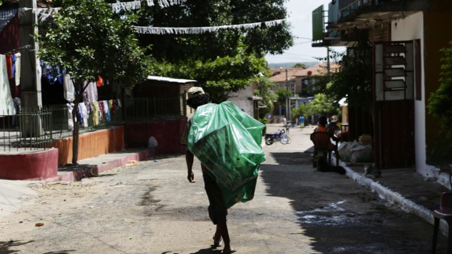 Paraguay: Barrio pobre rechaza carne de la guerrilla Paraguay: Barrio pobre rechaza carne de la guerrilla
