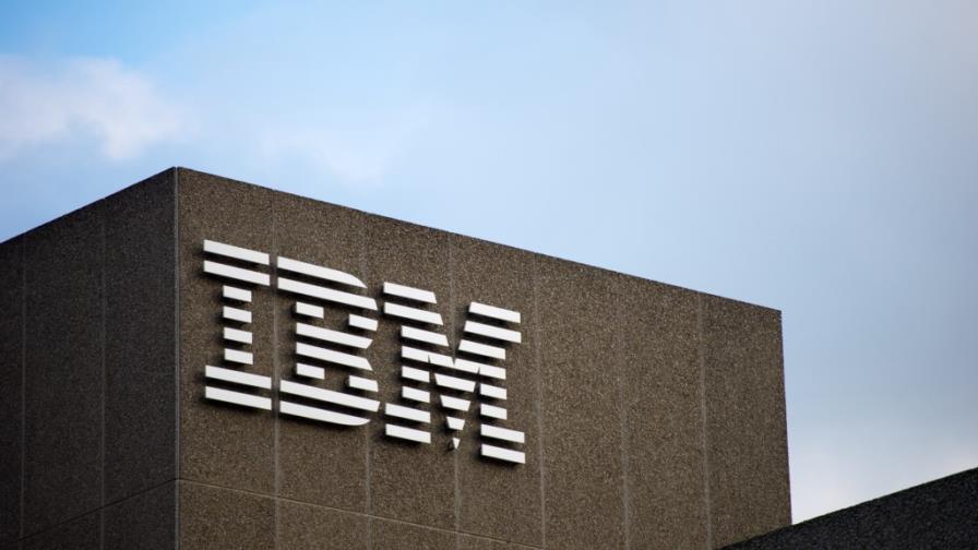 IBM se queja del dólar