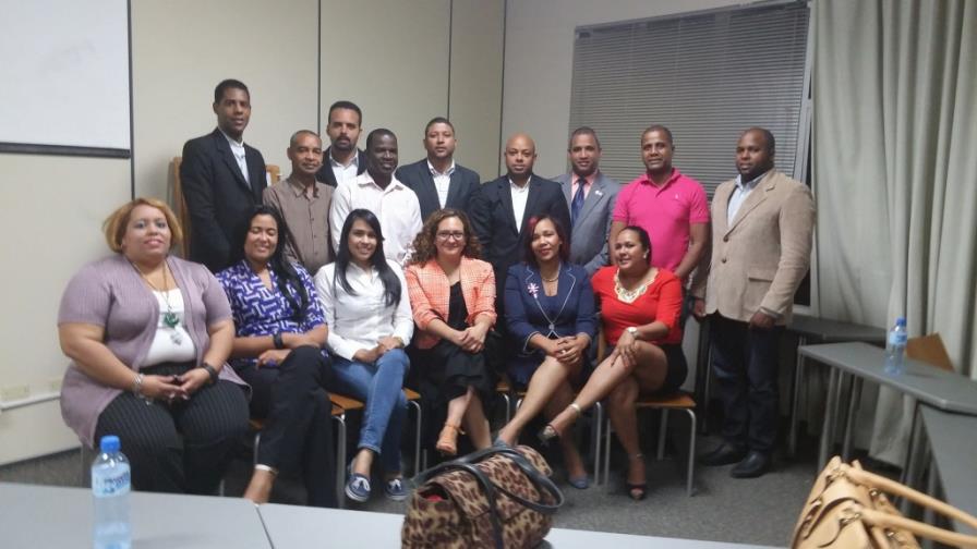 Catedrática chilena dicta conferencia a la Red de Jóvenes de Líderes de Partidos Políticos Catedrática chilena dicta conferencia a la Red de Jóvenes de Líderes de Partidos Políticos