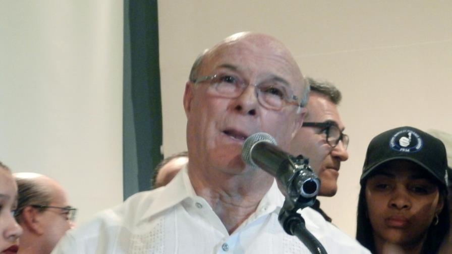 Hipólito propone implantar sistema de dos períodos y nunca más