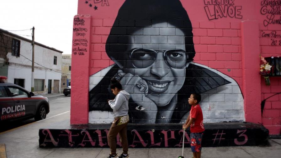Héctor Lavoe, venerado como santo en las calles del Callao Héctor Lavoe, venerado como santo en las calles del Callao