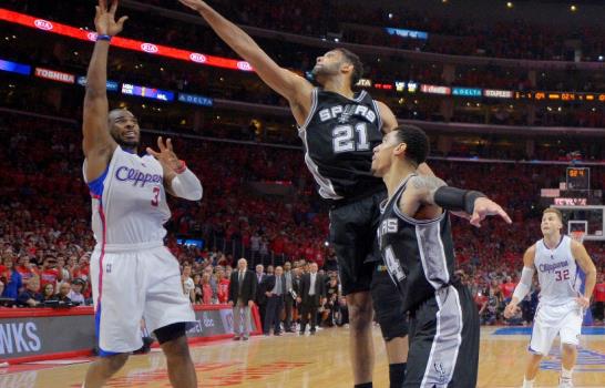 Disparo de Chris Paul da a Clippers victoria sobre Spurs