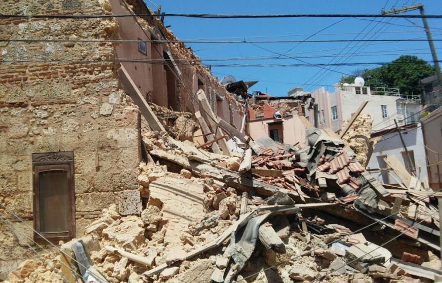 Investigan causas del colapso del Hotel Francés en la Zona Colonial