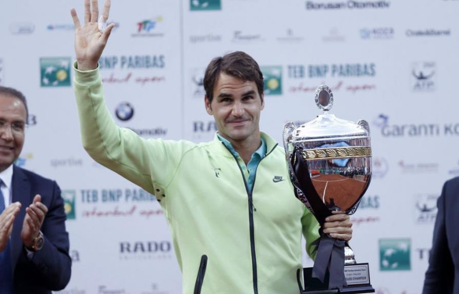 Federer vence a Cuevas y se corona en abierto de Estambul de tenis