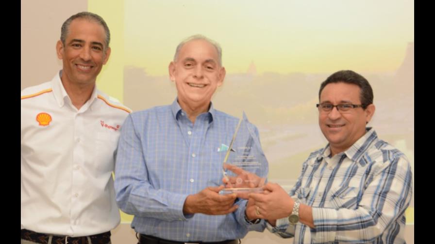 Shell reconoce a empleados