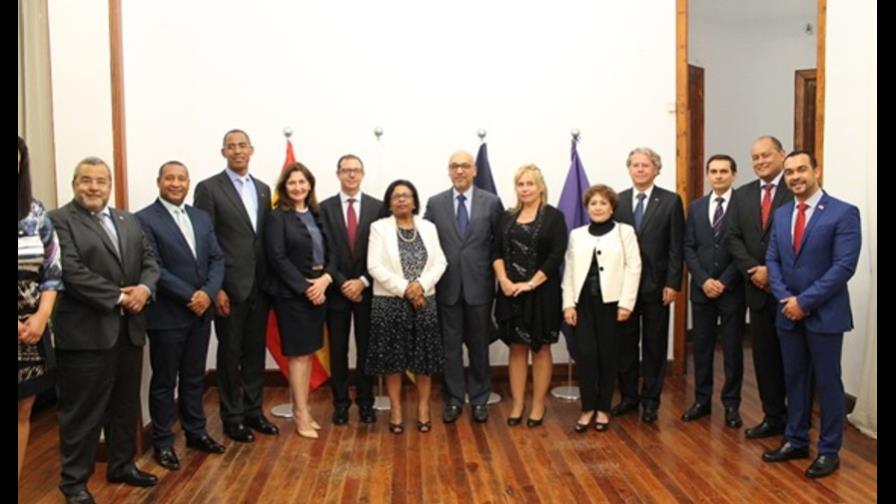 Embajador Aníbal de Castro agota agenda en las Islas Canarias