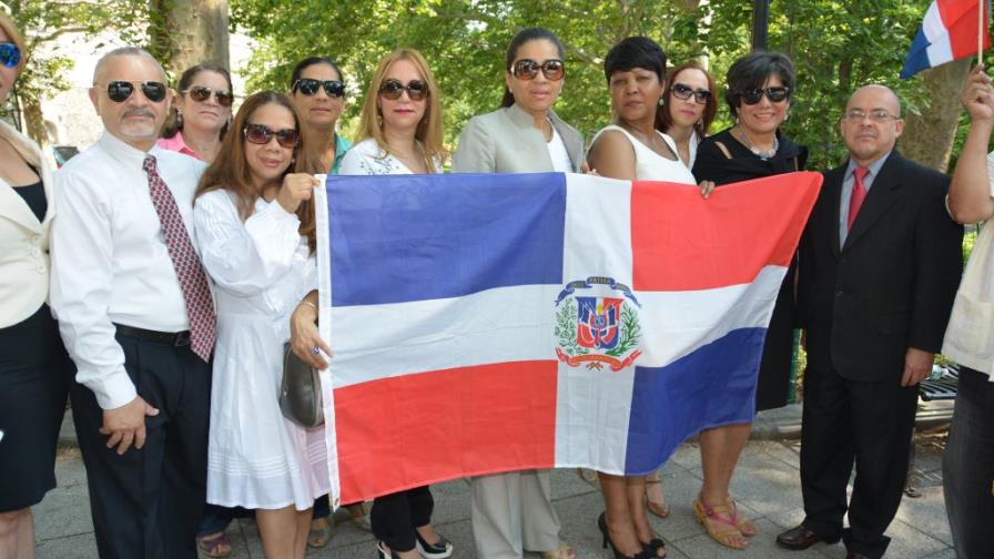 Rinden homenaje a Juan Bosch en plaza que lleva su nombre en Alto Manhattan