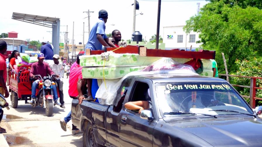 Voluntary departures reach 31,275; deadline is Monday, 6 July