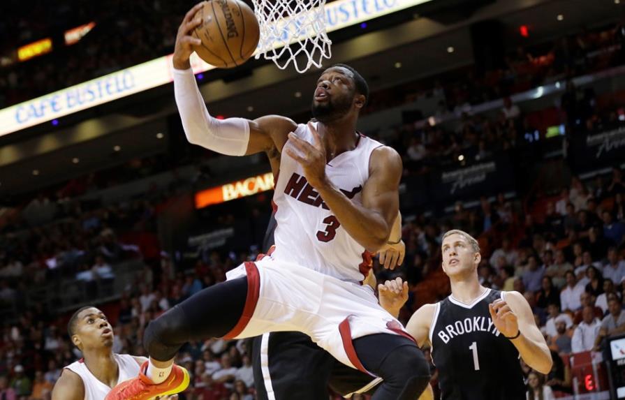 Dwyane Wade elige seguir con el Heat de Miami
