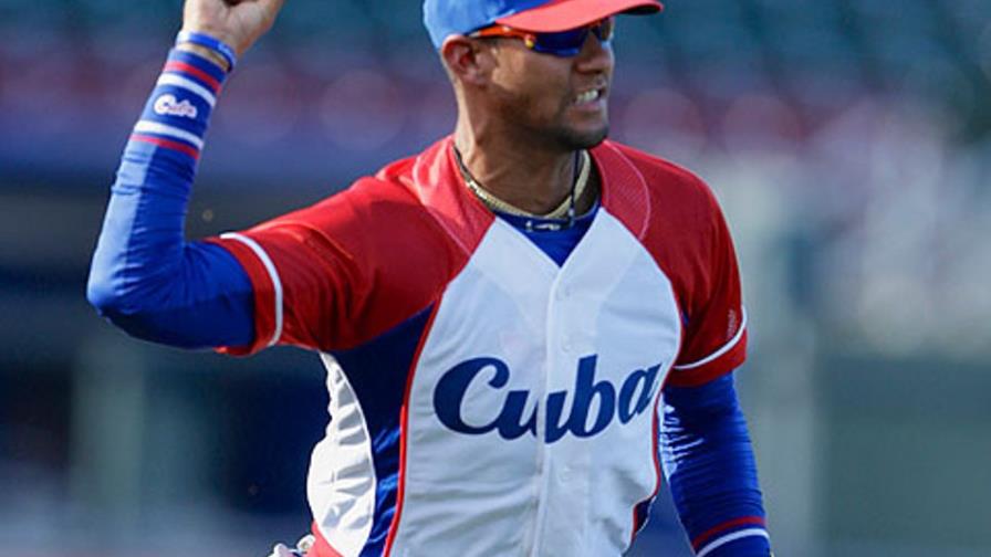 El equipo Yokohama firma al beisbolista cubano Gourriel Junior para torneo Japón El equipo Yokohama firma al beisbolista cubano Gourriel Junior para torneo Japón