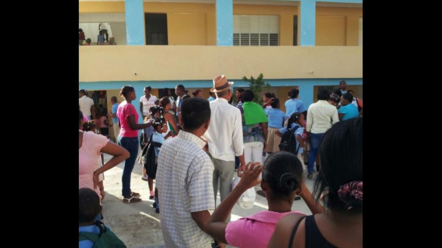 Suspenden la docencia en una escuela de La Sierra