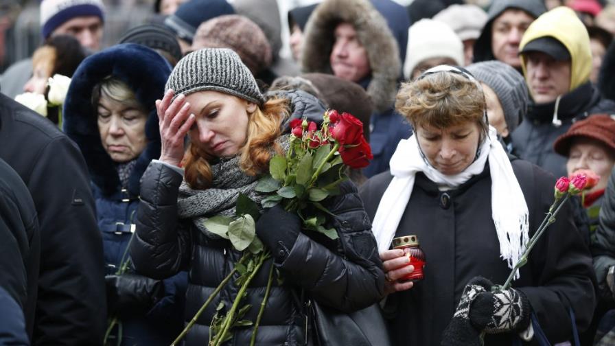 Miles de personas despiden al líder opositor asesinado Boris Nemtsov Miles de personas despiden al líder opositor asesinado Boris Nemtsov