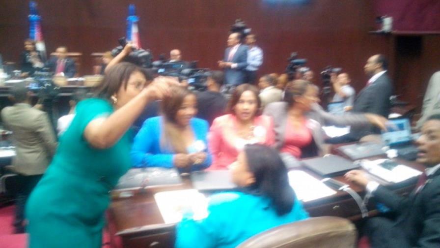 Ley de Partidos Políticos provoca acalorados debates