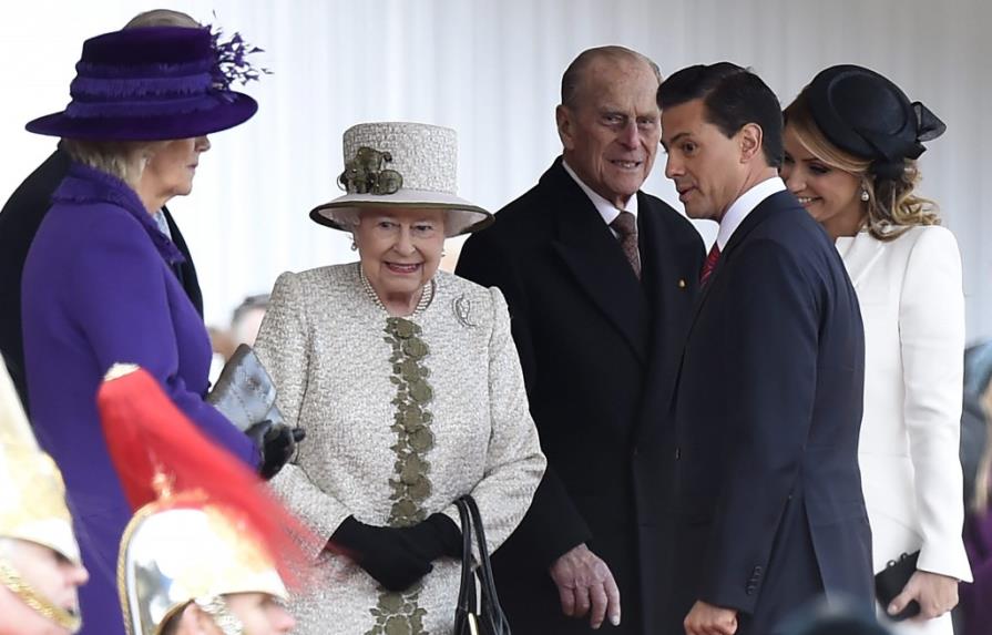 Isabel II y Cameron reciben a Peña Nieto en su primera visita al Reino Unido