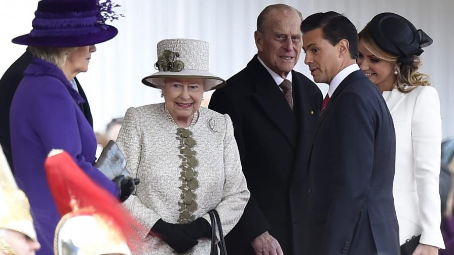Isabel II y Cameron reciben a Peña Nieto en su primera visita al Reino Unido Isabel II y Cameron reciben a Peña Nieto en su primera visita al Reino Unido