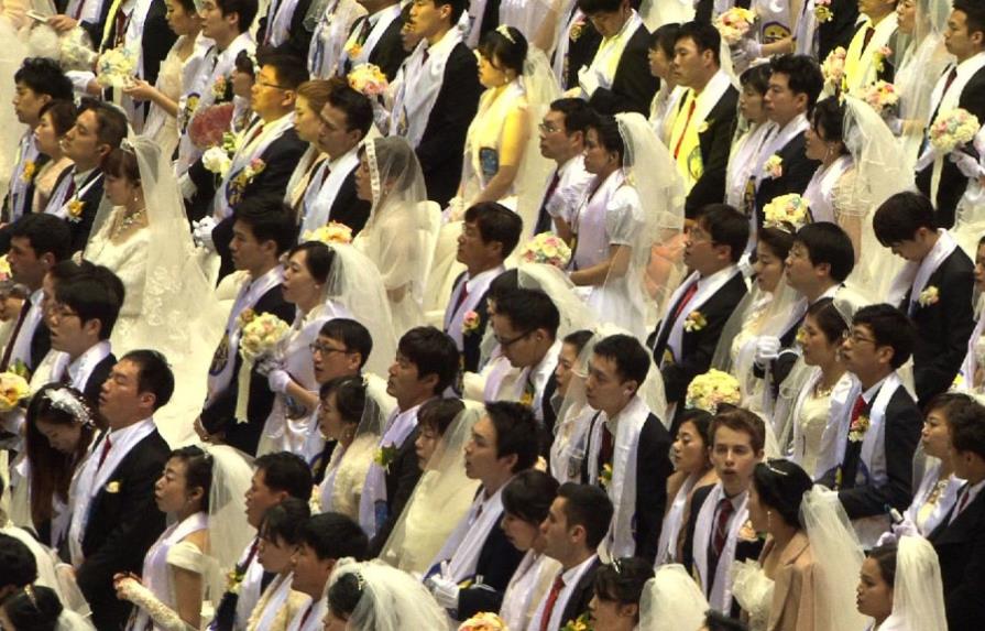 Realizan boda masiva de 3,800 parejas Corea del Sur