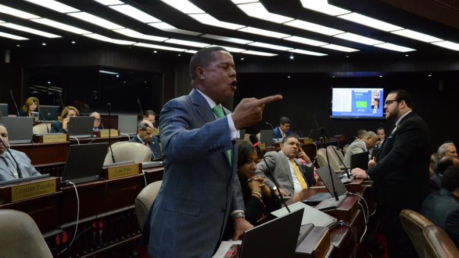 Diputados declaran de urgencia proyecto Ley de Partidos, pero solo lo aprueban en primera lectura Diputados declaran de urgencia proyecto Ley de Partidos, pero solo lo aprueban en primera lectura