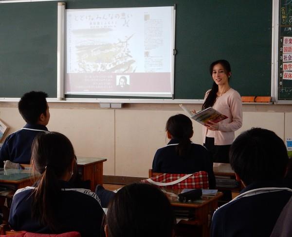 Libro ilustrado sobre el desastre de Fukushima cautiva a los docentes nipones