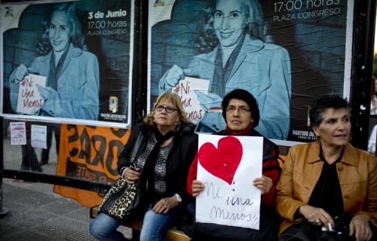 Argentinos se movilizan contra asesinatos de mujeres