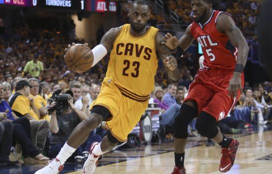 Los triples de Curry y Golden State dificultarán tercer título de LeBron