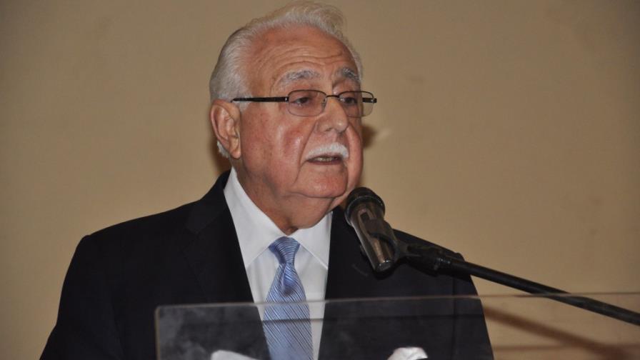 Antonio Isa Conde apuesta por la pequeña minería para impulsar desarrollo