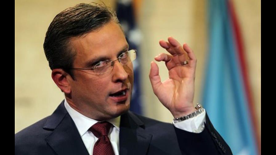 Gobernador de Puerto Rico respalda privatizar electricidad