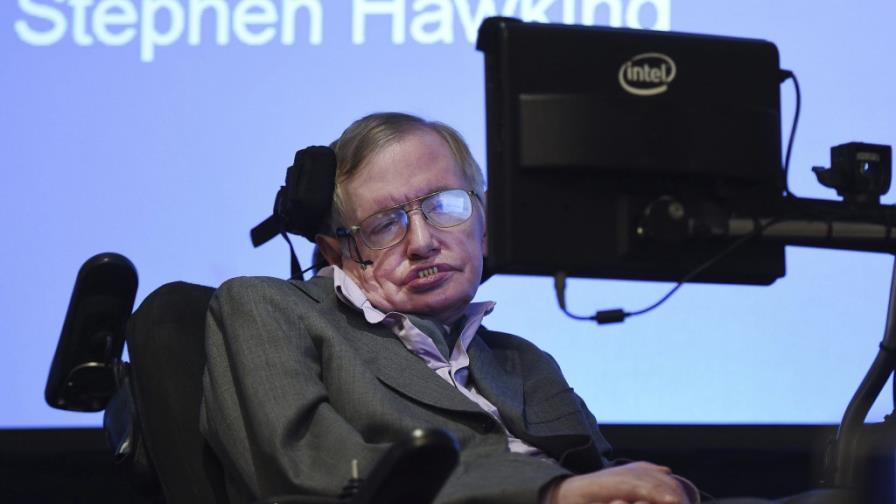 Hawking consideraría el suicidio asistido si fuese una carga