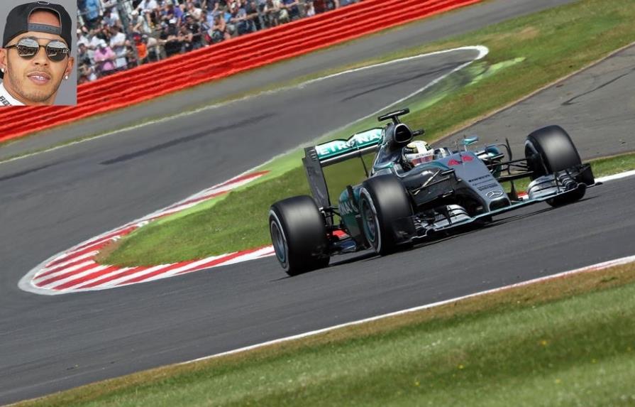 Lewis Hamilton logra nueva pole y saldrá delante de Nico Rosberg en Gran Bretaña