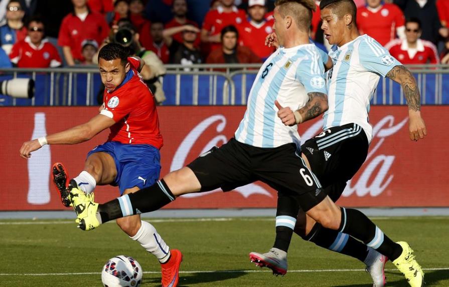 Argentina y Chile 0-0 tras primer tiempo de final