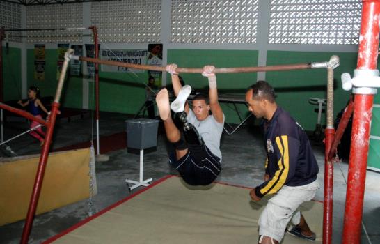 El gimnasta con pierna de “robot”