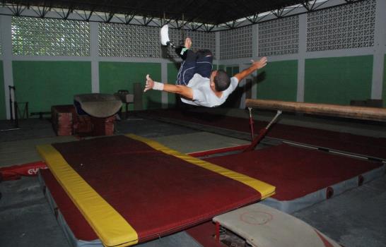 El gimnasta con pierna de “robot”