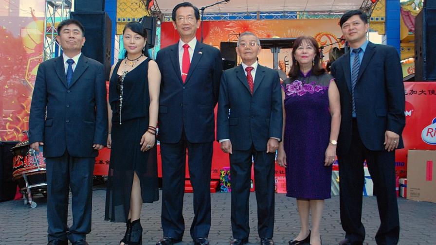 Colonia China celebra el Año Cabra de Madera