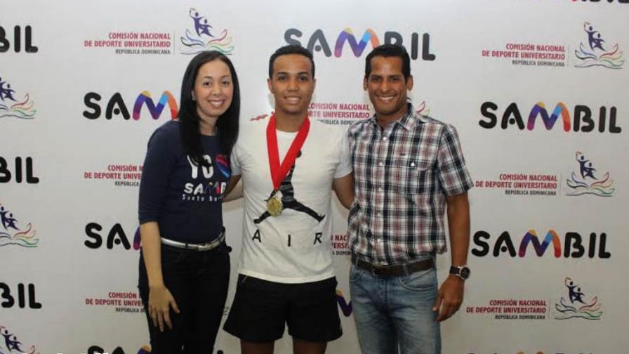 David Vila se impone a Samuel Gálvez; la PUCMM vence