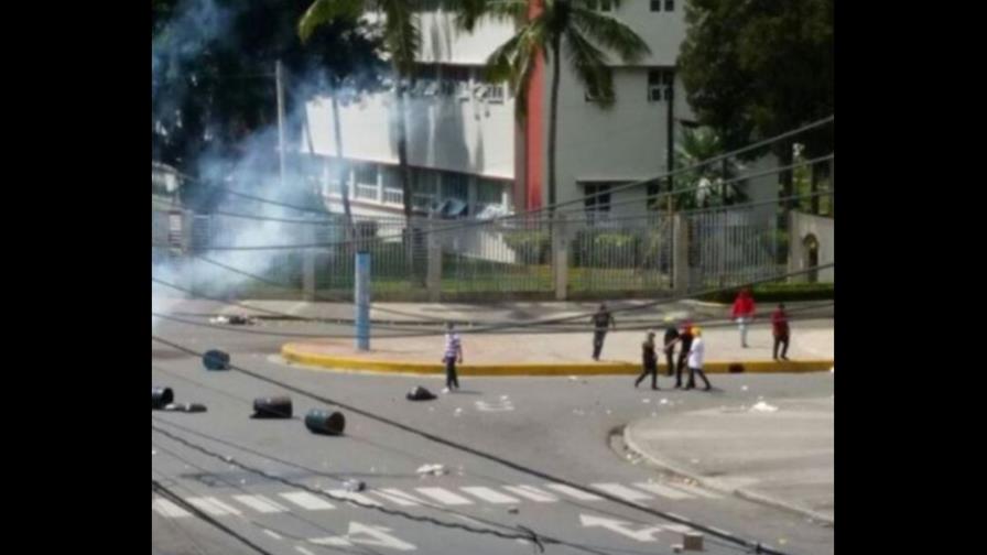 Hay disturbios en los alrededores de la UASD
