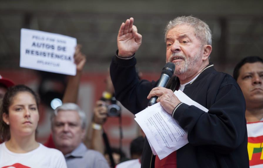 Fiscales en Brasil evalúan si investigarán a Lula da Silva