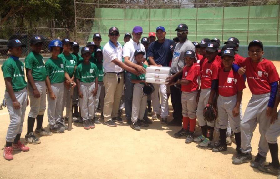 Sabana de la Mar y Mata Palacio ganan en inicio de béisbol infantil en Hato Mayor