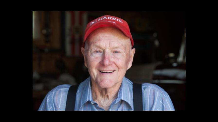 Hombre de Illinois cumple su sueño: Choca auto contra garaje