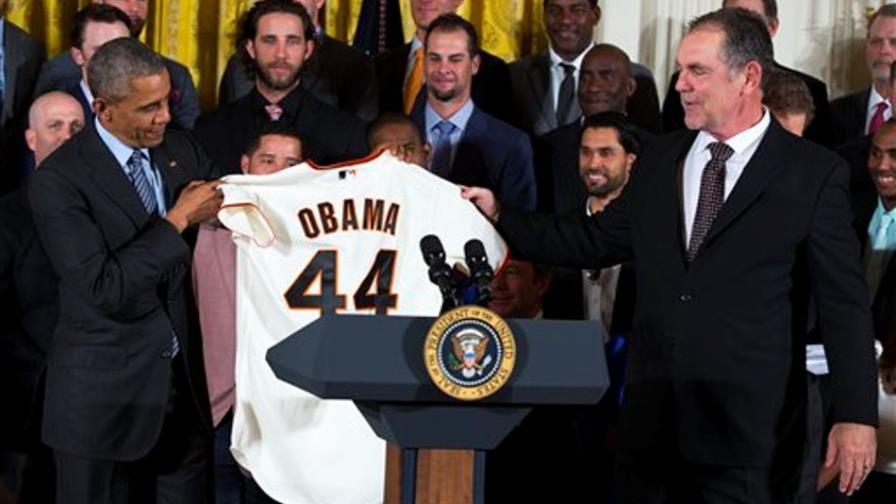Presidente Obama recibe a los campeones Gigantes en la Casa Blanca