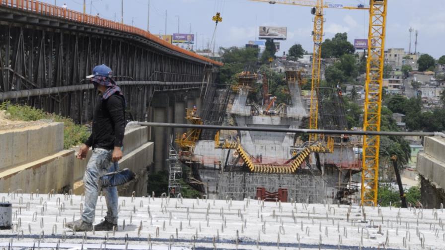 After joining the tunnel, workers accelerate Metro work