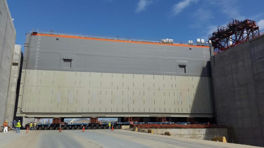 Canal de Panamá espera impulso debido a disputa en puertos en EEUU